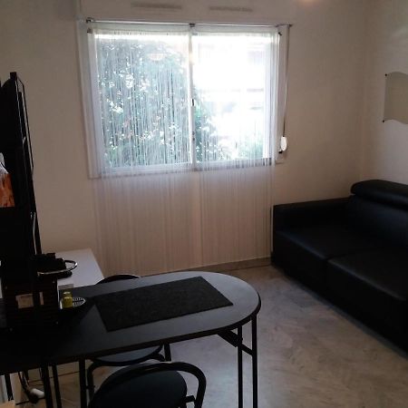 Studio Bord De Mer Nice Ouest Apartment Ngoại thất bức ảnh